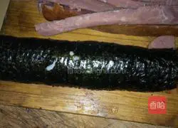 Illustration of how to make meat floss sushi 6