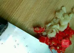 Illustration of how to make fried rice cake with eggs 3