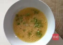 Illustration of how to make fried egg pancakes 2