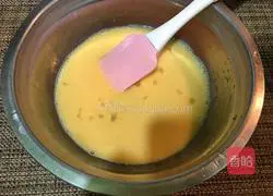 Strawberry Waffle Recipe Illustration 2