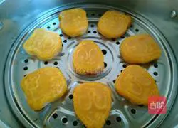 Illustration of how to make cartoon pumpkin cake 16