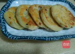 Illustration of how to make chili and scallion pancakes 9