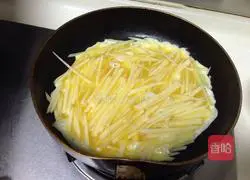 Illustration of how to make pan-fried potato pancakes 6
