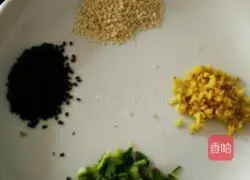 Illustration of how to make zucchini pancakes 3