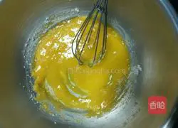 Illustration of how to make Christmas Cream Strawberry Cake (6 inches) 2