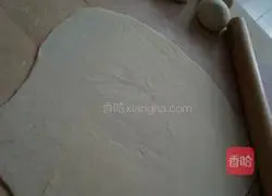 Illustration of how to make green onion hand cake 4