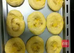 Illustration of how to make soda sesame cakes 4