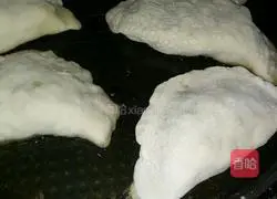 Illustration of how to make shrimp and fungus vegetable cake 9