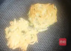 Illustration of how to make potato shredded cake 5