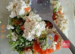 Illustration of how to make shrimp and vegetable cakes for baby food supplement 10