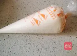 Illustration of how to make strawberry and yellow peach pancake 11