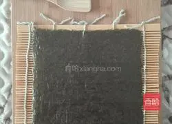 Illustration of how to make radish sushi roll 5