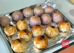 Illustration of how to make egg yolk cake 23