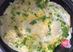 Illustration of how to make egg breakfast cake 3