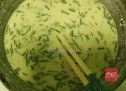 chives Illustration of how to make egg pancake roll salad 1