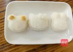 Illustration of how to make sushi rice balls 3