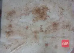 Illustration of how to make hot scallion pancakes 7