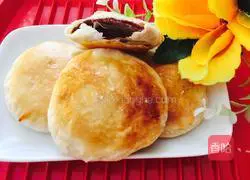 Illustration of how to make shortbread with red bean paste stuffing 15
