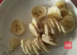 Illustration of how to make banana and sweet potato cake 4