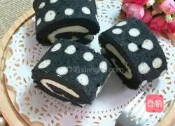 Illustration of how to make bamboo charcoal cake roll 14
