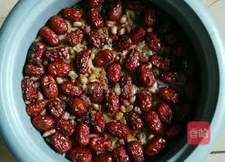 Illustration of how to make pancake rolls 5