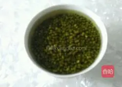 Illustration of how to make mung bean cake with skin 1