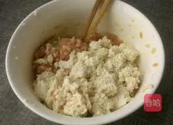 Illustration of how to make minced meat tofu cake 3