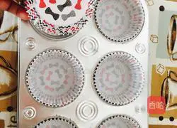 Illustration of how to make mini yogurt cheesecake 2