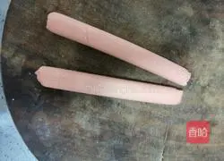 Illustration of how to make grilled sausages with hand cakes 2