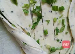 How to make scallion pancakes 7