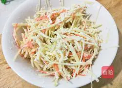 Illustration of how to make shredded potato egg pancake 4