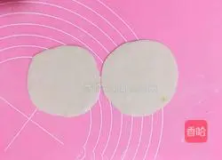 Illustration of how to make small dumpling skin pies 11