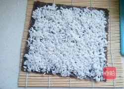 Illustration of how to make sushi rolls 5