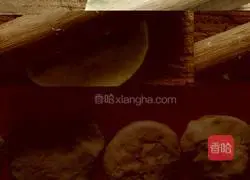 Illustration of how to make shredded vegetable crispy pie 7