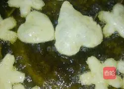 Illustration of how to make fried sweet potato cakes 10