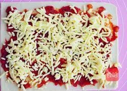 Illustration of how to make Italian thin crust pizza with homemade pizza sauce 9