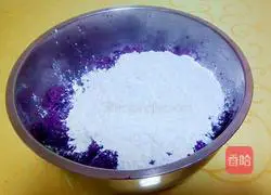 Illustration of how to make pan purple potato cake 4