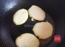 Illustration of how to make glutinous bean dregs pancakes 5