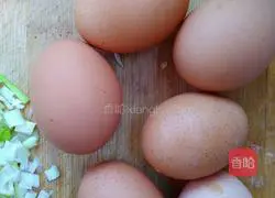 Illustration of how to make egg pancakes 4