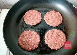 Illustration of how to make pan-fried meatloaf 6