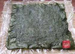 Illustration of how to make flower sushi 9