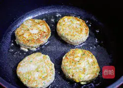 Illustration of how to make chicken and vegetable pancakes 9