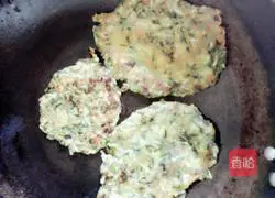 Illustration of how to make bean dregs pancakes 6