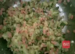 Illustration of how to make potato sausage cake 3