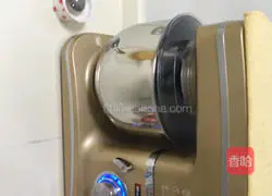 Illustration of how to make bean paste cake rolls 4