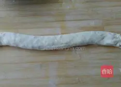 Illustration of how to make scallion pancakes 6