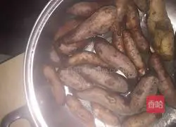 Illustration of how to make sweet potato pancakes 1