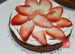 Christmas cream strawberry cake (6 inches) illustration 14