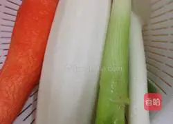 Illustration of how to make shredded radish cake 1