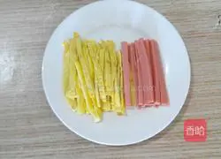 Illustration of how to make cabbage fried pancake 4